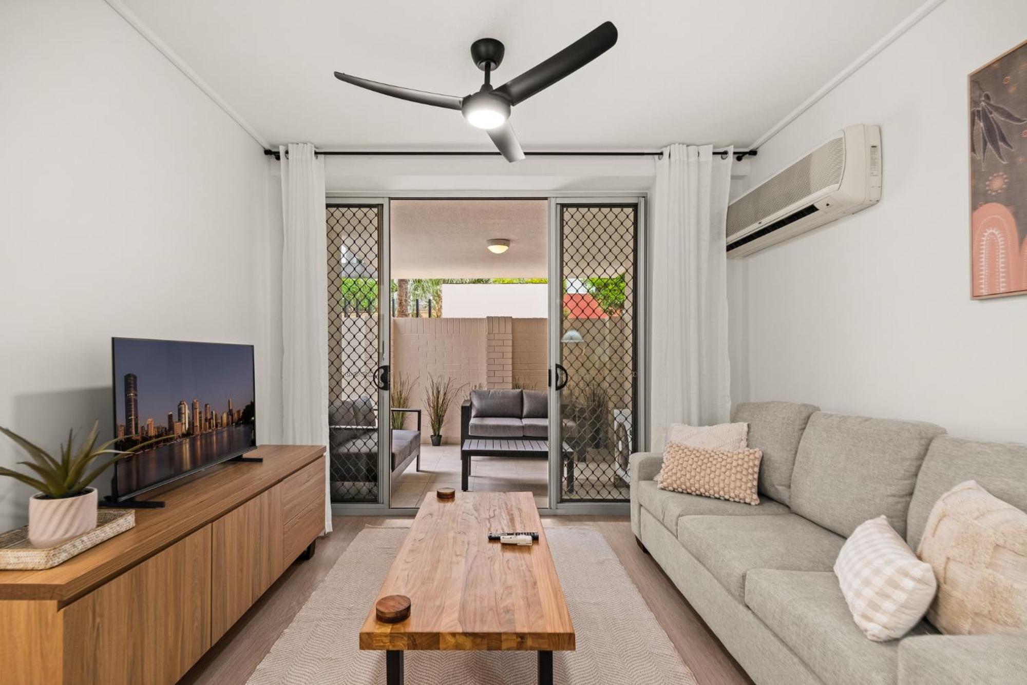 Apartment Vibrant 2-bed With Pool And Gym Access *